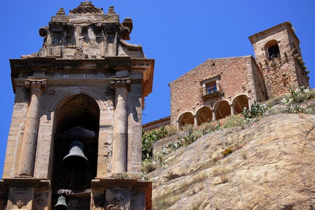 Elegante Appartamento Privato In Palazzo Storico Del XVIII - Pieno Centro Nicosia Ngoại thất bức ảnh