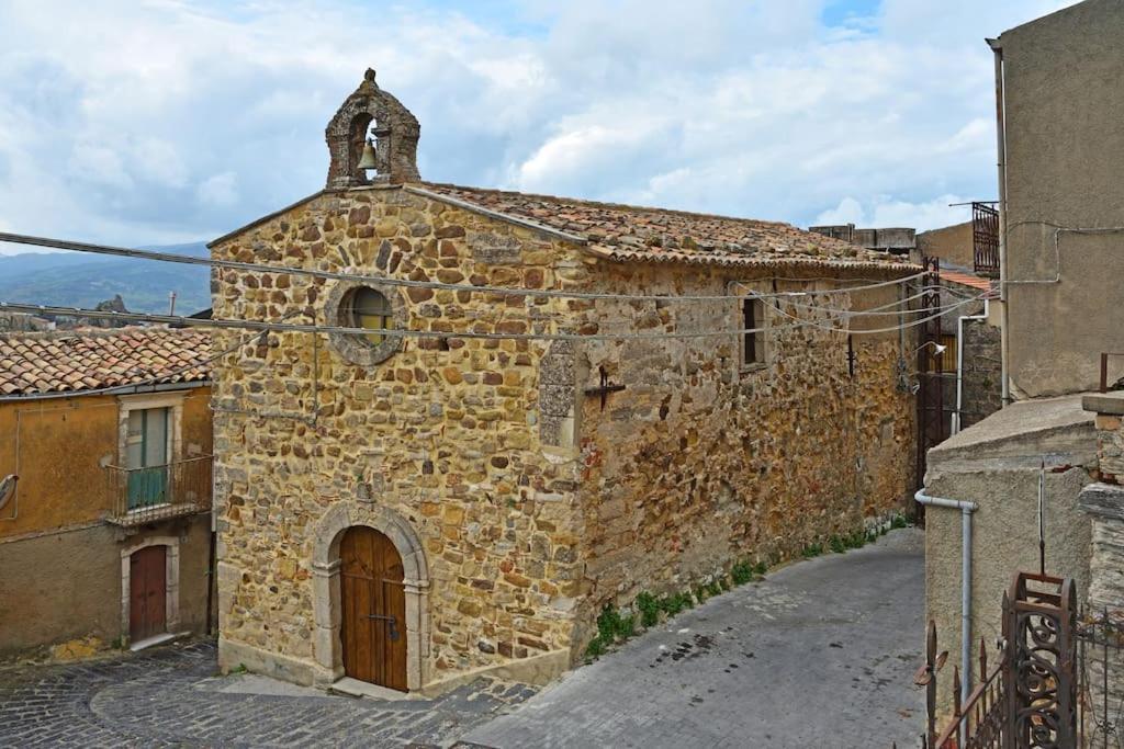Elegante Appartamento Privato In Palazzo Storico Del XVIII - Pieno Centro Nicosia Ngoại thất bức ảnh