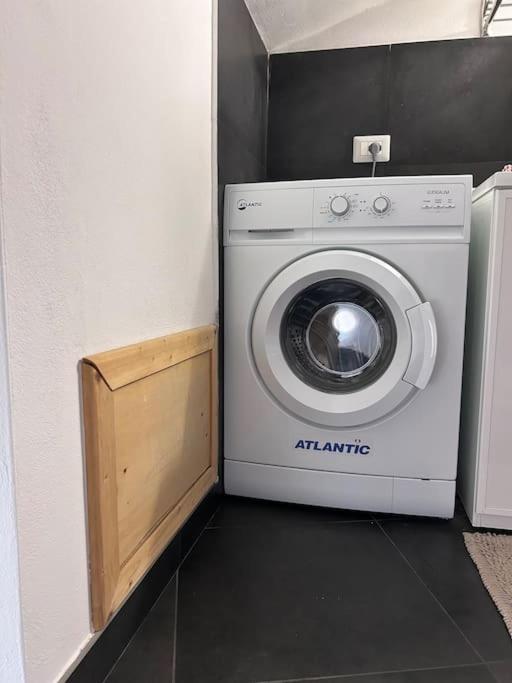 Elegante Appartamento Privato In Palazzo Storico Del XVIII - Pieno Centro Nicosia Ngoại thất bức ảnh