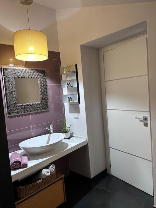Elegante Appartamento Privato In Palazzo Storico Del XVIII - Pieno Centro Nicosia Ngoại thất bức ảnh