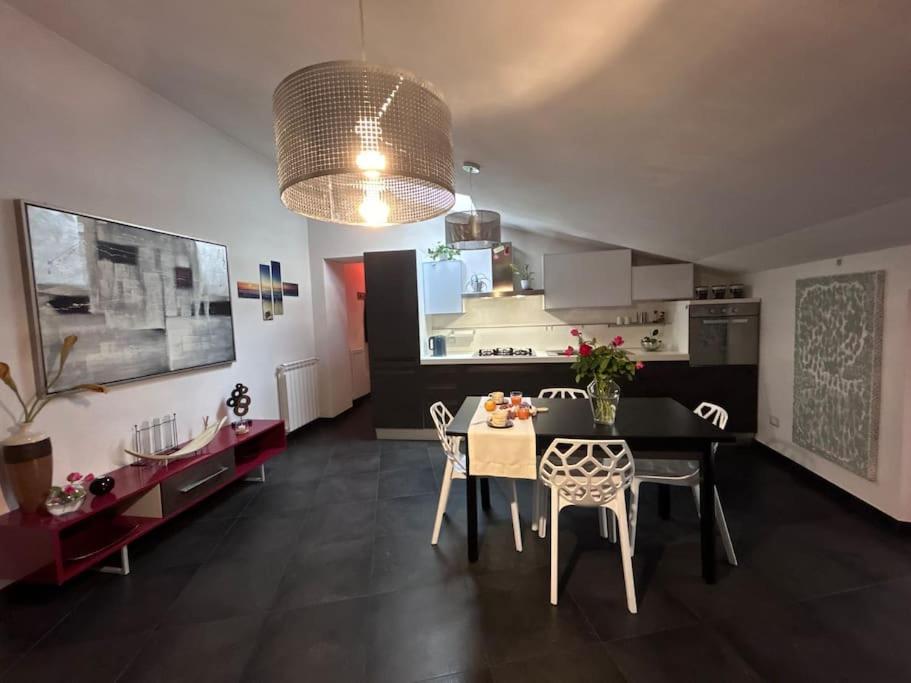 Elegante Appartamento Privato In Palazzo Storico Del XVIII - Pieno Centro Nicosia Ngoại thất bức ảnh
